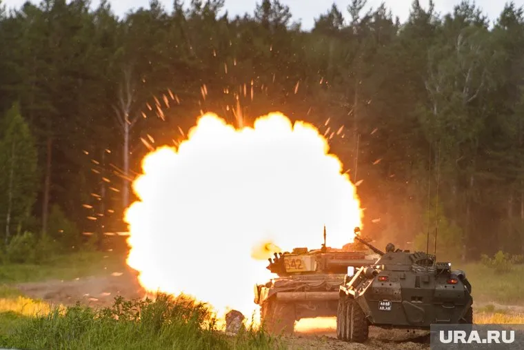 Великобритания отправит Украине 120 единиц бронетехники и ракет