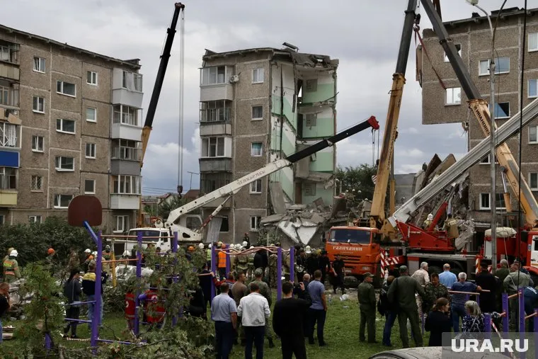 В оставшейся части дома жить опасно