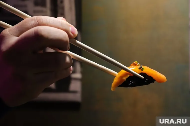 Посетители ресторана японской кухни в Тавде оказались в больнице