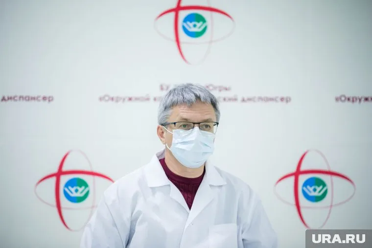 По словам Добровольского, двое пациентов остаются в тяжелом состоянии