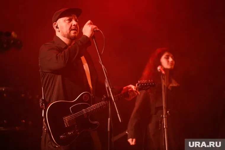 Сергей Бобунец и его команда на акции «Рассвет». Екатеринбург