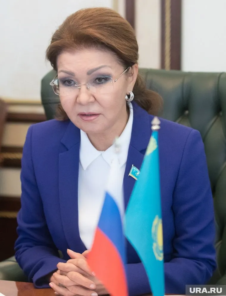 Дочь Назарбаева заявила, что экскурсии в детдома полезнее «лекций и разговоров»