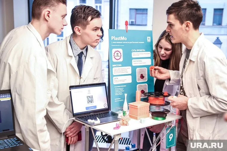 Студенты-бюджетники могут получить гарантию трудоустройства после окончания вуза, подчеркнул Валерий Фальков