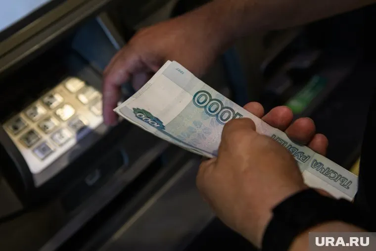 Средств в счет погашения долга списывали с зарплаты пермяка