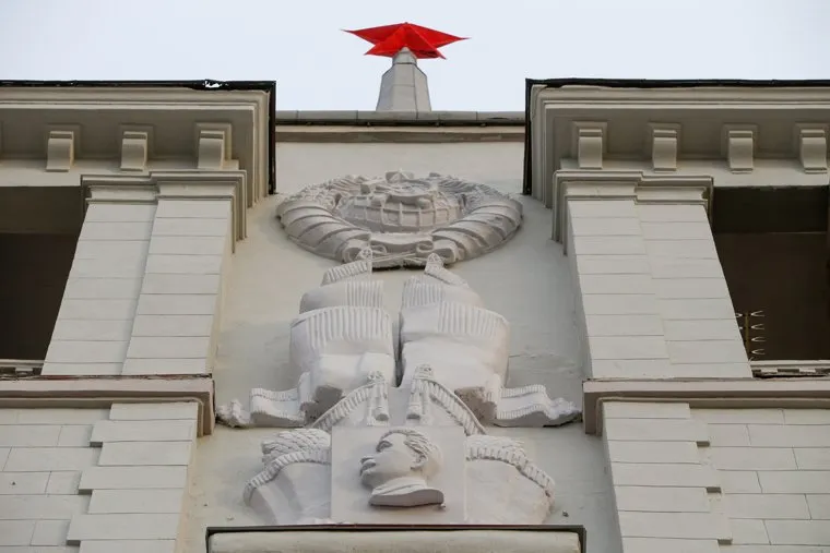 Барельеф Сталина на ОДО. Екатеринбург