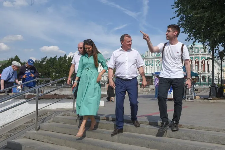 Орлов у дома Севастьянова и на Плотинке. Екатеринбург