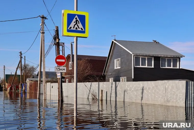 Уровень воды в реке составляет 915 сантиметров