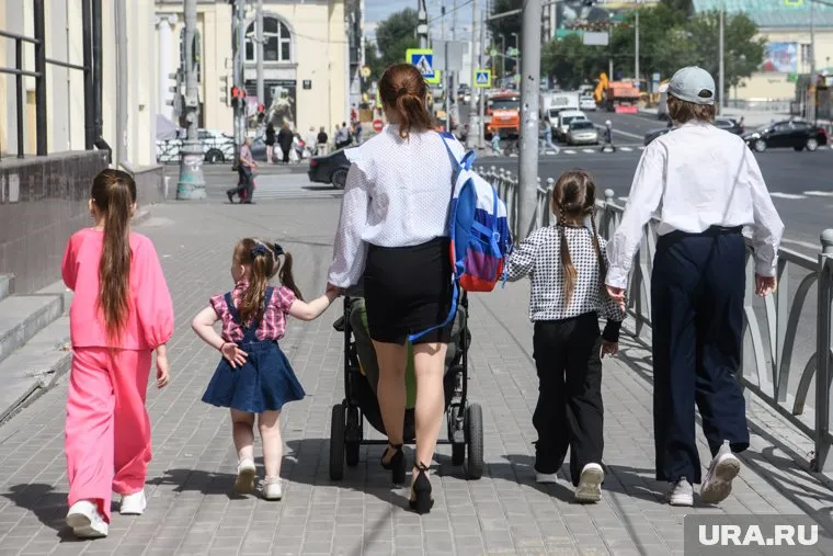 Сейчас страховой страж ограничен шестью годами, то есть четырмя детьми
