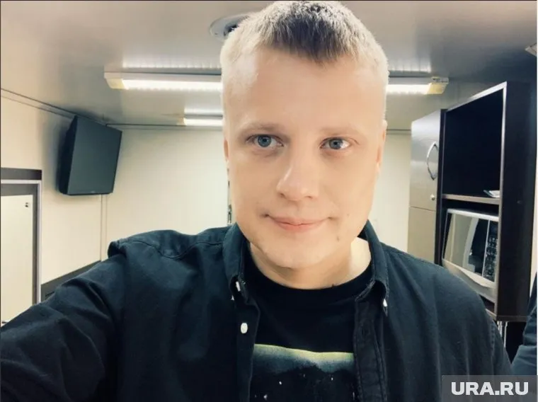 Слава Комиссаренко запросил российский паспорт