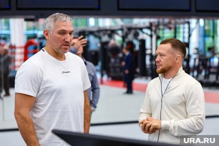 Вместе с Овечкиным был боец Петр Ян