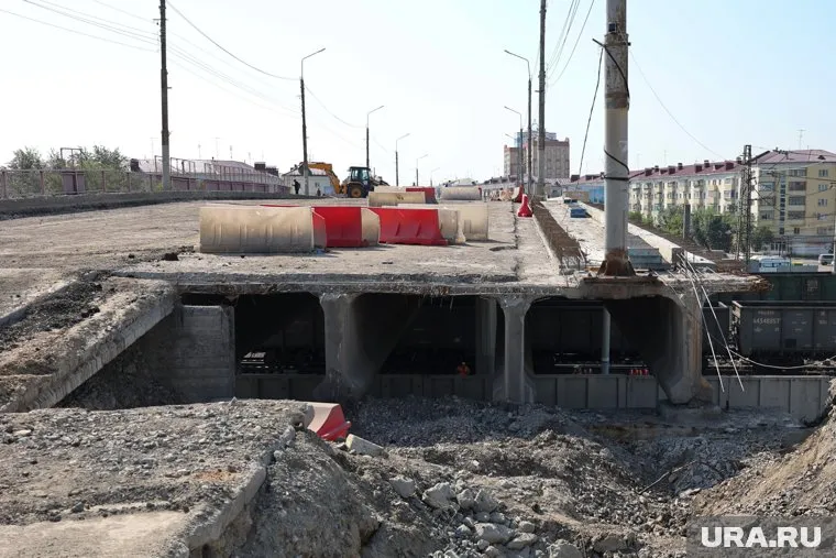 Мэр Кургана Ситникова побывала с инспекцией на закрытом Некрасовском мосту