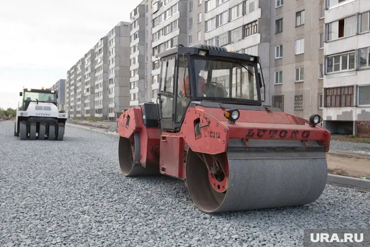 Улицу Космонавтов в Кургане начали ремонтировать в 2019 году, но до сих пор не доделали