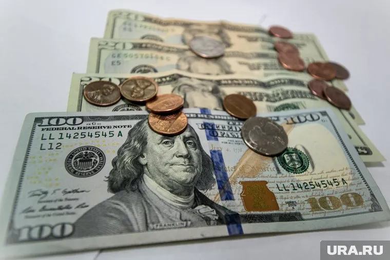 Запрет на хождение доллара могут сначала «отработать» в ряде регионов