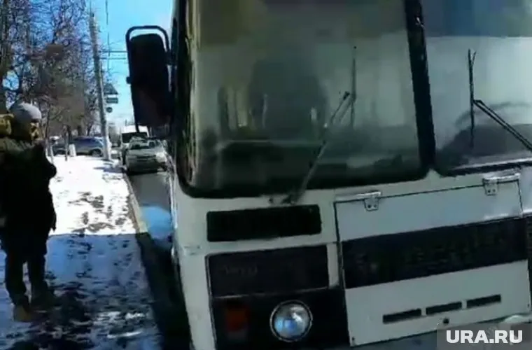 Журналисты вместе с сотрудниками МЧС ехали проверять местный ТЦ на пожароопасность