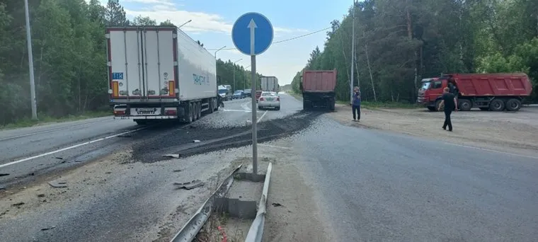 На трассе в сторону Варгашей самосвал попал в ДТП