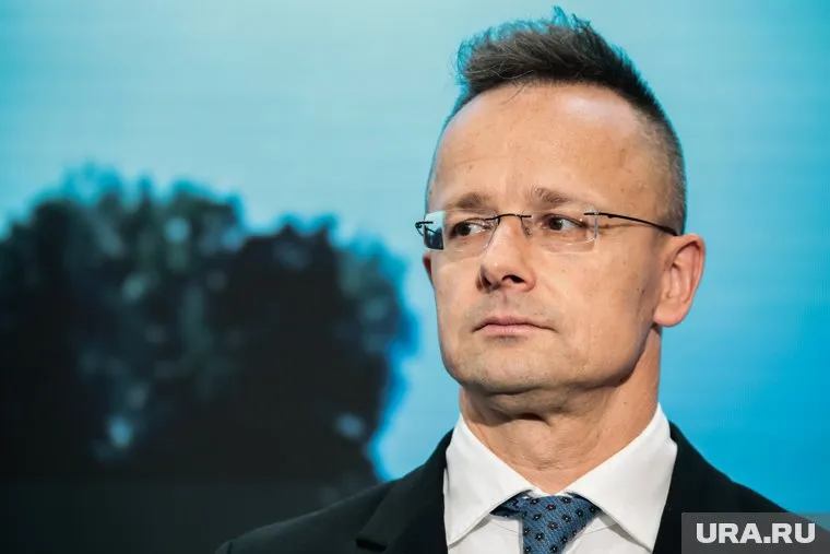 Евросоюз влиял на решение Украины остановить транзит нефти, считает Петер Сийярто