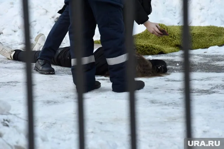 Во дворе одного и того же дома произошли подряд две смерти