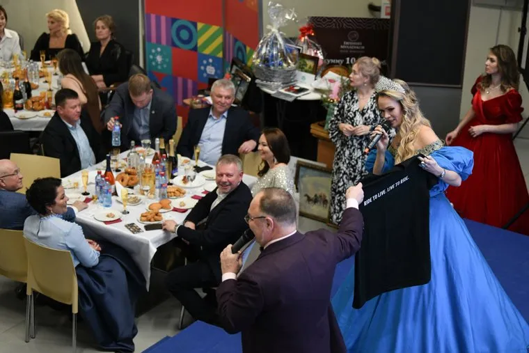 Ежегодный новогодний благотворительный бал Клуба общественных инициатив и ЖГУТа. Екатеринбург