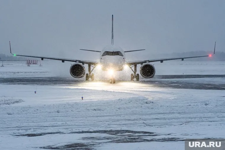 Airbus A320-231 принимает решение о посадке