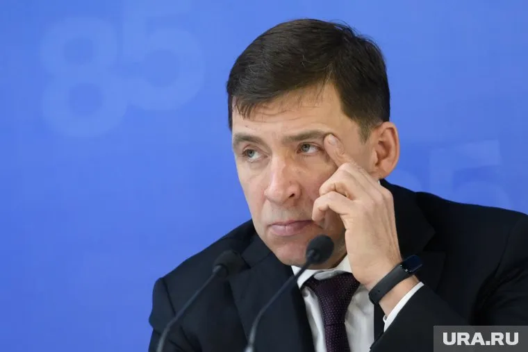 Евгений Куйвашев потребовал усилить расчистку дорог от снега