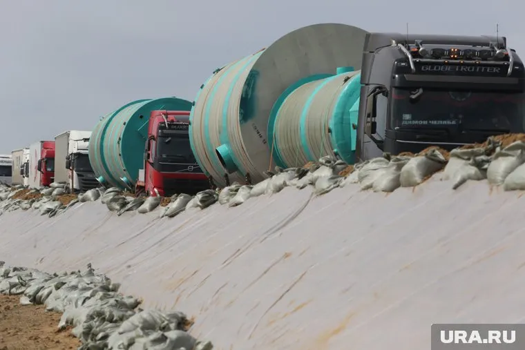 Сейчас размер пробки в Абастком на федеральной трассе Тюмень — Омск составляет 60 километров