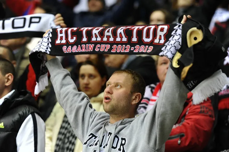 Хоккейный матч ХК "Трактор" - ХК"Сибирь".Челябинск., болельщики трактора