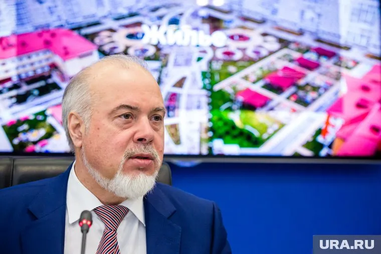 Вадиму Шувалову придется привыкать работать в новой для себя роли в окружном правительстве