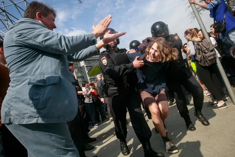 Несанкционированный митинг на Пушкинской площади. Москва, пушкинская, митинг