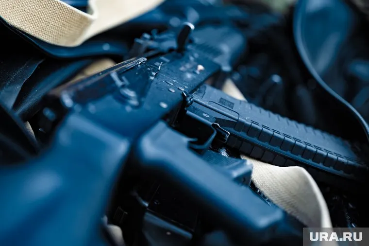 Для обучения лицею необходимо 121 автомат Калашникова (АК-74)