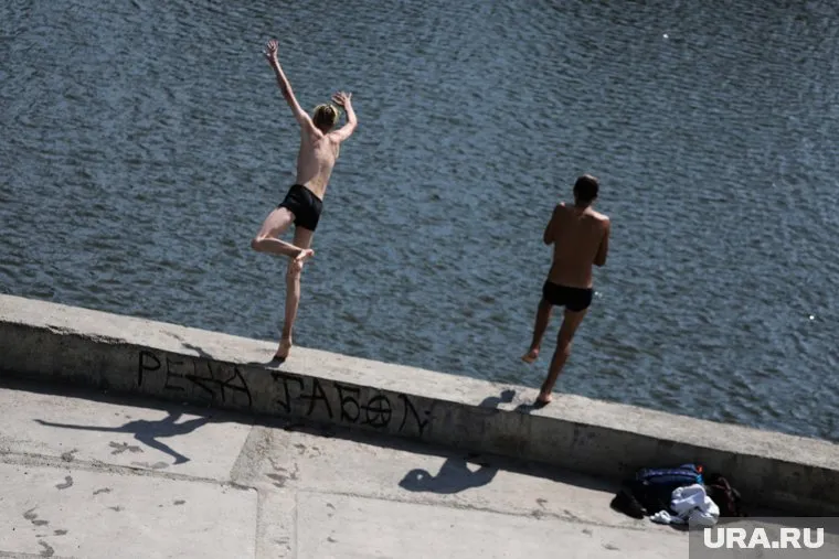 Вода в курганской реке не прошла проверку
