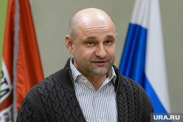 Артем Жога приехал знакомиться в школу №17 с юнармейцами отряда «Спарта»