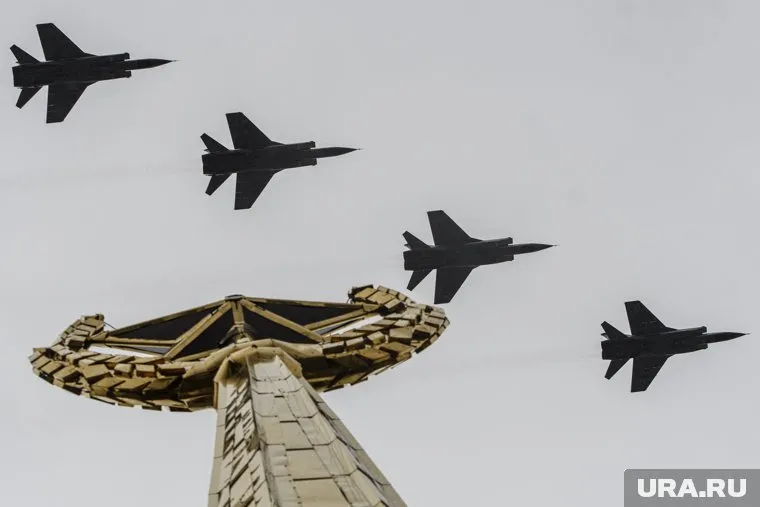 Владимир Путин поручил Вооруженным силам РФ поддерживать мир в ДНР и ЛНР