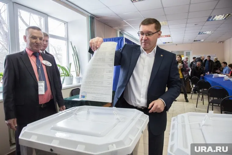 Пока неизвестно, останется ли он в городе, чтобы узнать результаты