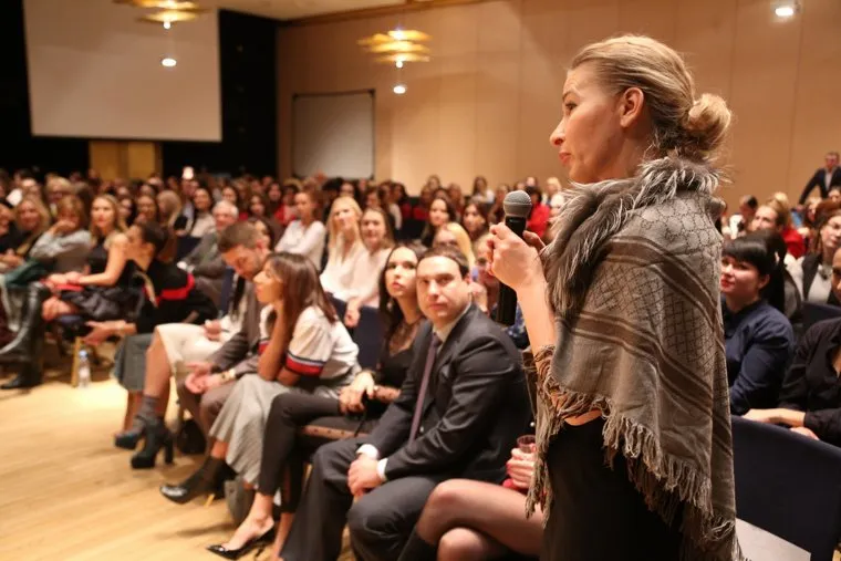 Лекция Ксении Собчак "Таймменеджмент молодой мамы". Екатеринбург