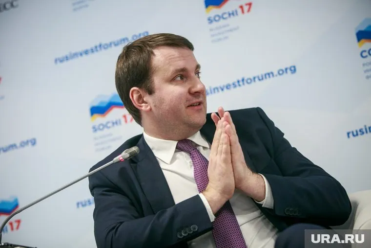 Министр: «Мне до уровня президента как до луны»