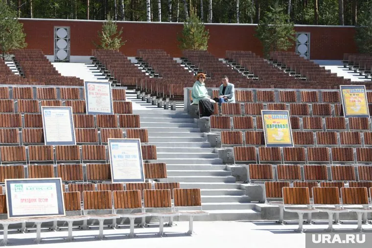 Летний театр открыли в 2023 году, и обширной программы здесь еще не было