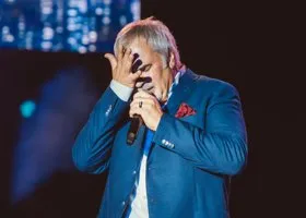 Меладзе потребовали признать иноагентом и выслать из РФ после украинского лозунга