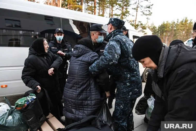 Монахинь выселили из монастыря отца Сергия