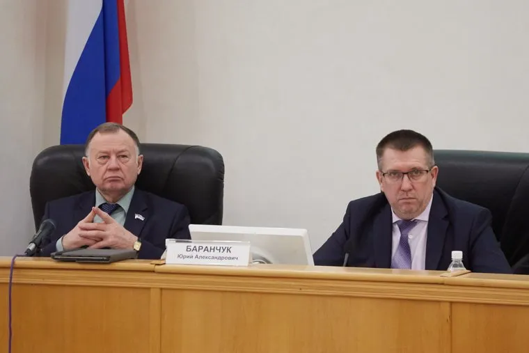 Заседание комитета городской по экономической политике и жкх. Тюмень, баранчук юрий, романов николай