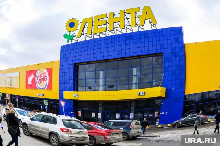 Тюменский Роспотребнадзор нашел нарушения в работе гипермаркета «Лента» и рынка «Михайловский»