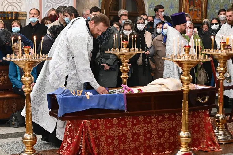 Похороны Владислава Крапивина. Необр