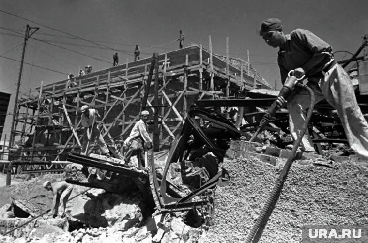 Ущерб после войны оценивается в 2,5 триллиона советских рублей