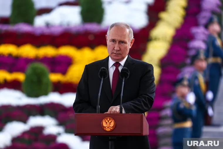 Чествование бывших нацистов непозволительно, заявил Владимир Путин