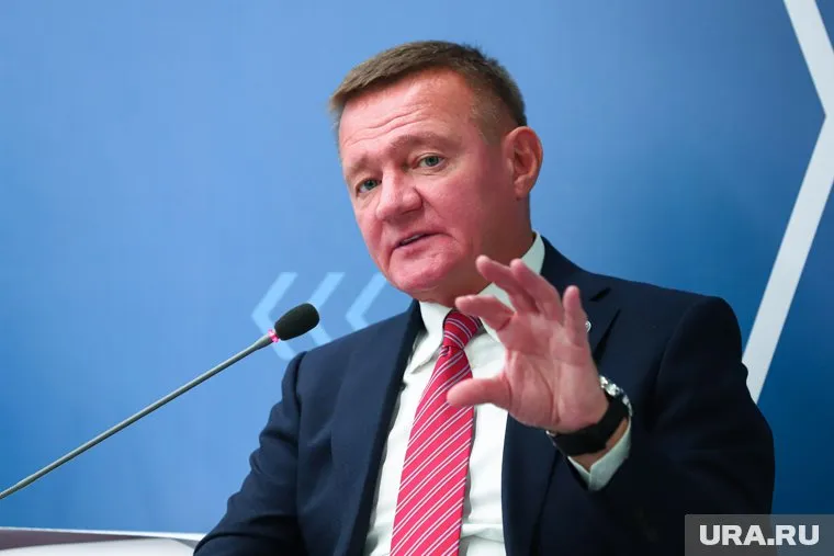 Старовойт написал, что занимался полезным для страны делом, и в конце добавил: «Честь имею»