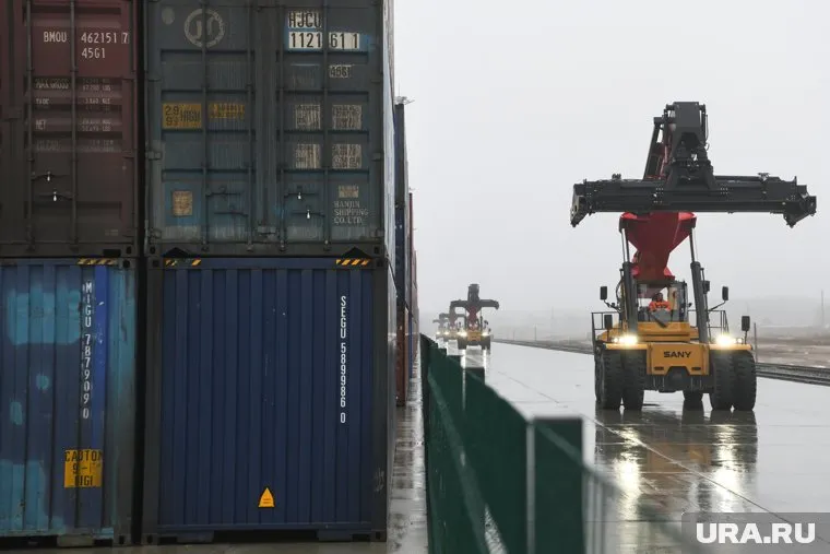 В Екатеринбурге состоялся первый круглый стол с участием министра и представителей отрасли по проекту сухого порта