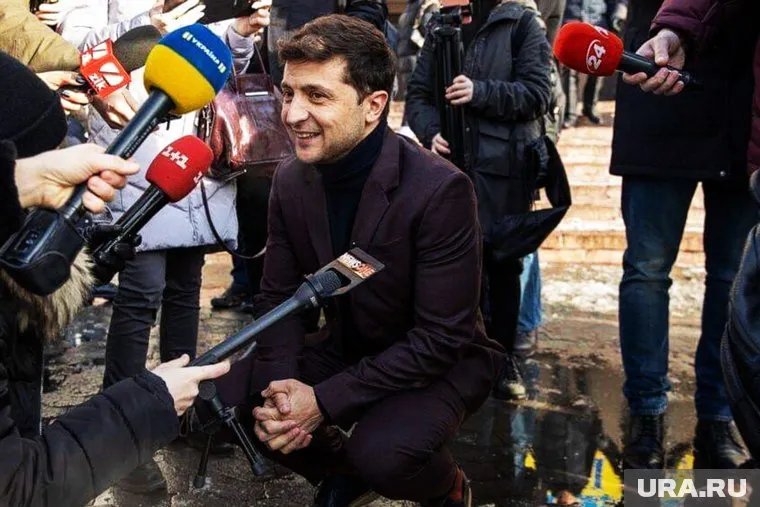 В штабе победителя выборов президента Украины Владимира Зеленского признали правоту России, но все равно откажут