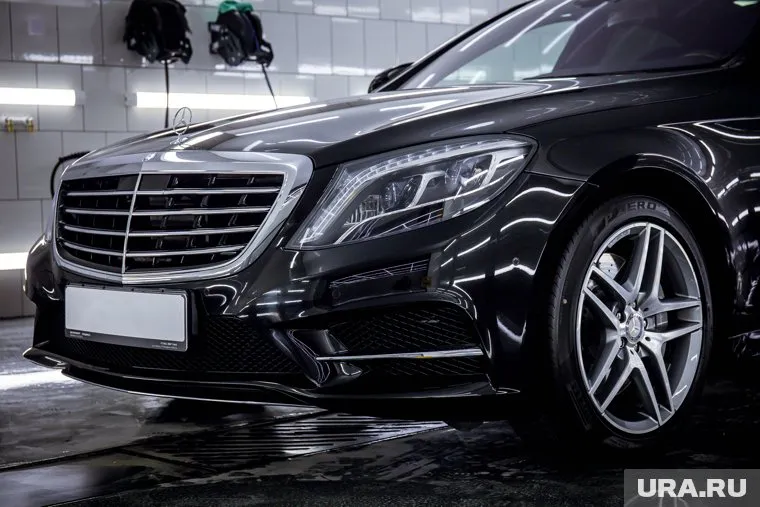 У депутата забрали Mercedes за долг в 13 млн рублей