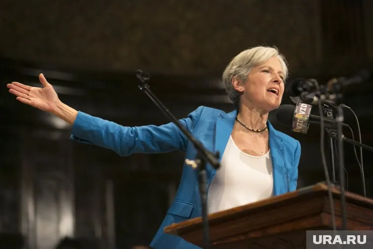 Россия проводит ядерные учения в ответ на обострение ситуации в конфликте на Украине со стороны Запада, заявила Джилл Стайн