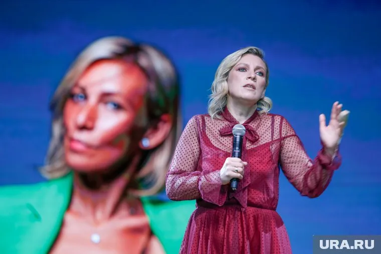 Захарова: американское общество состоит из фашистов