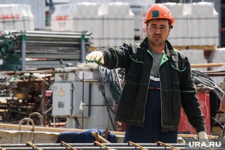 Киргизия хочет избежать ограничений для трудовых мигрантов в РФ, заявил вице-премьер республики